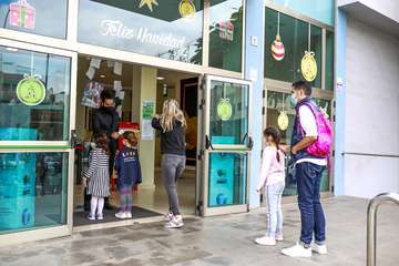 El Teatro de Telde rebosa de magia con el musical 'Al Revés en Navidad'/TA.